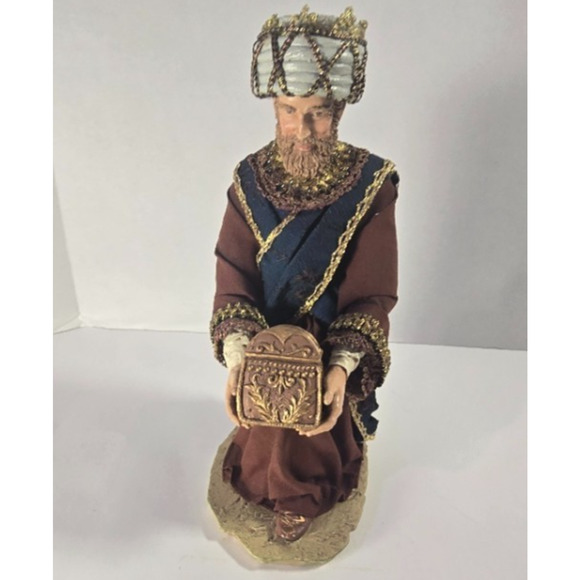 Kirkland Nativity Set( Kneeling King Only) 404603 Replacement Part - Picture 1 of 4